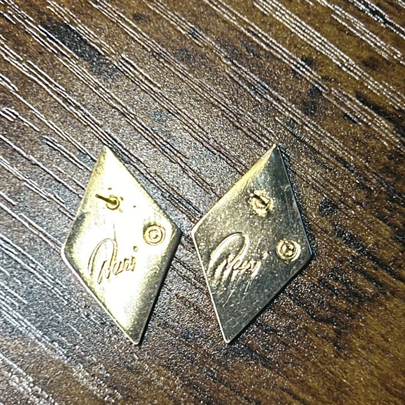 Nuri Vintage Earrings - Picture 4 of 8